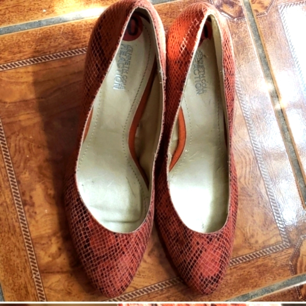 Kenneth Cole Reaction Side Street Red and Black Wedge Heels Size 10 M
